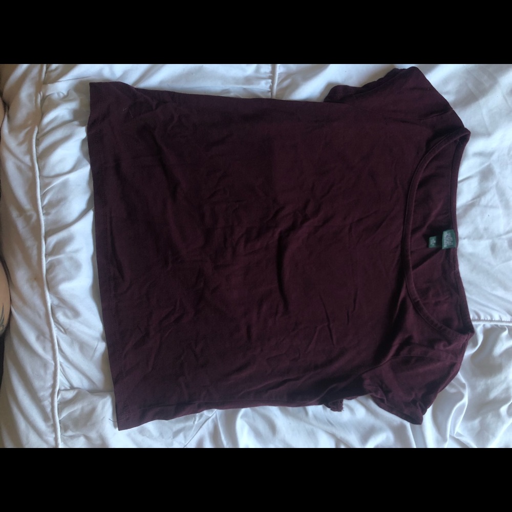 burgundy crop top